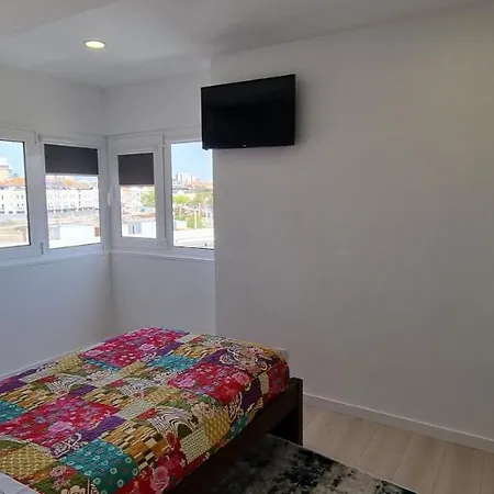 Rosa D'aveiro أفيرو